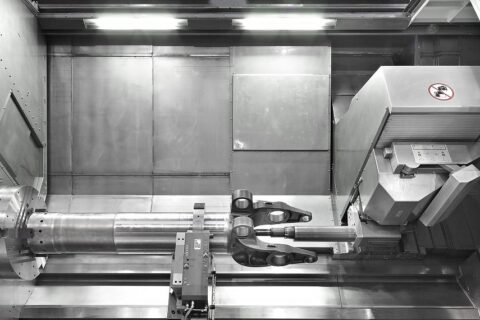 Machining titanium aircraft landing gears with Millturn technology