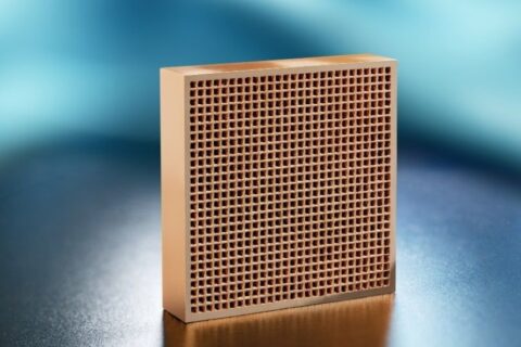 3D printed highly thermally conductive copper components as high-performance heatsinks